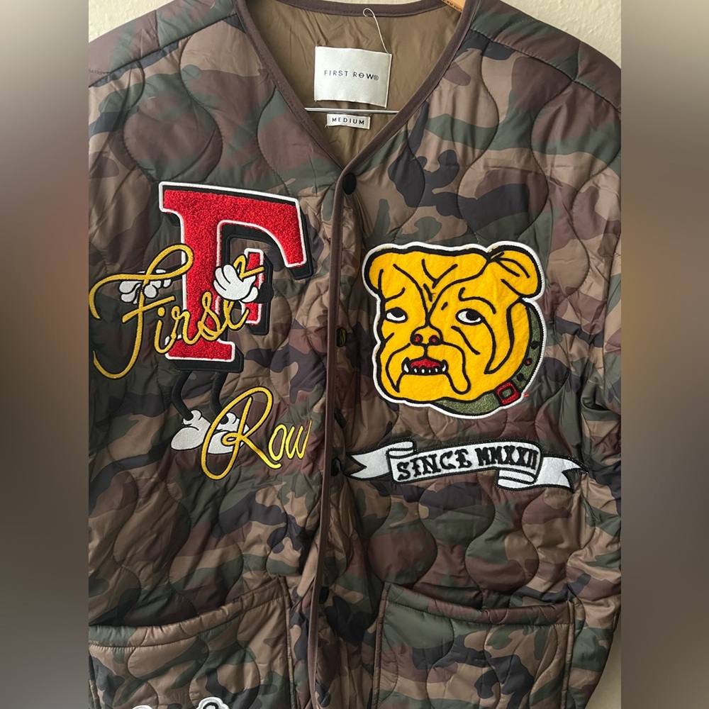 - First Row puffy Jacket - Picture 5 of 8